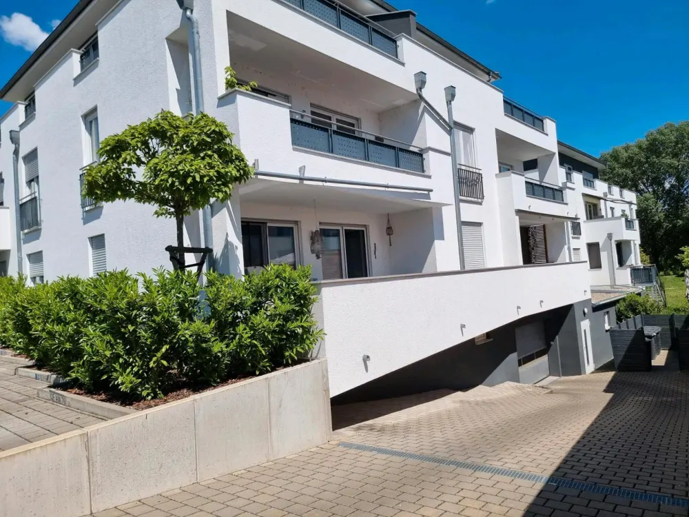 Moderne 3-Zimmer-Neubauwohnung mit Balkon, Tiefgarage+Stellplatz