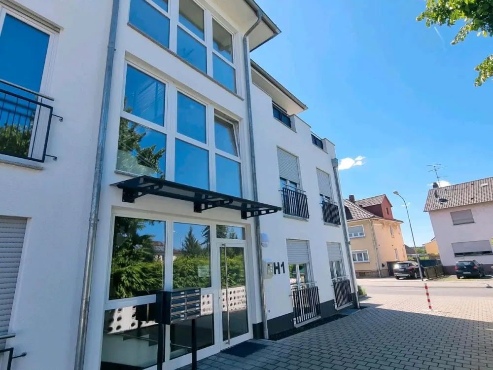 Moderne 3-Zimmer-Neubauwohnung mit Balkon, Tiefgarage+Stellplatz
