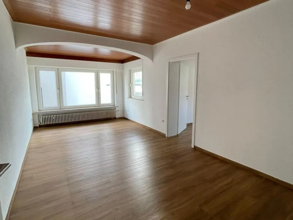 4 Zimmerwohnung EG mit Garten