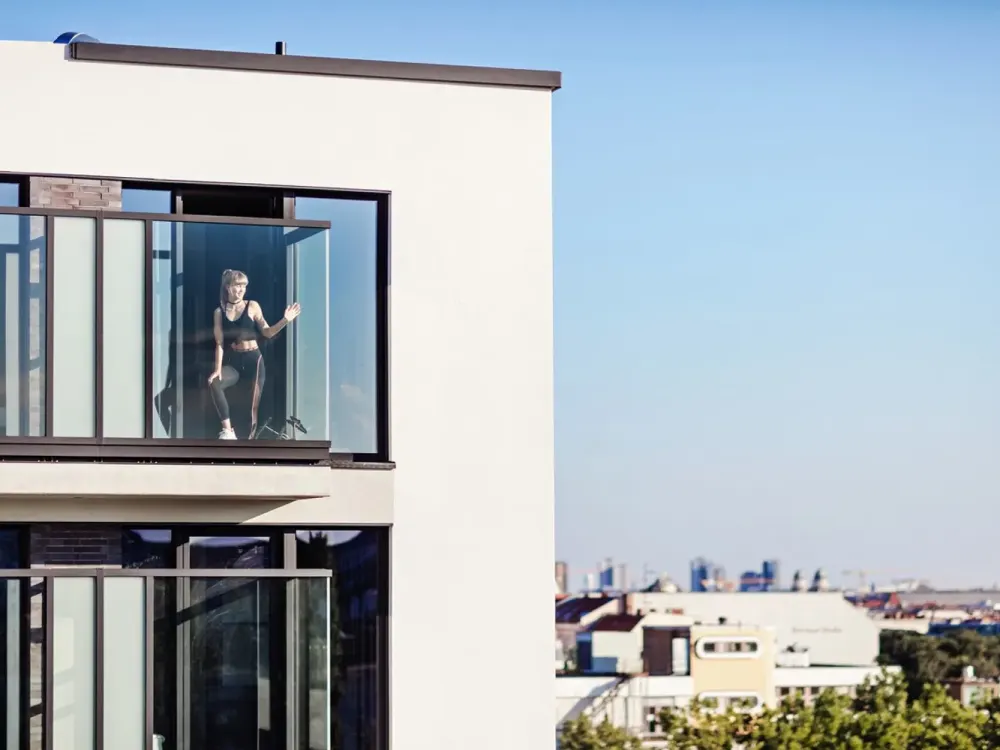 Neon Wood Student Housing - Classic Balcony Apartment in Berlin, Mitte-Wedding