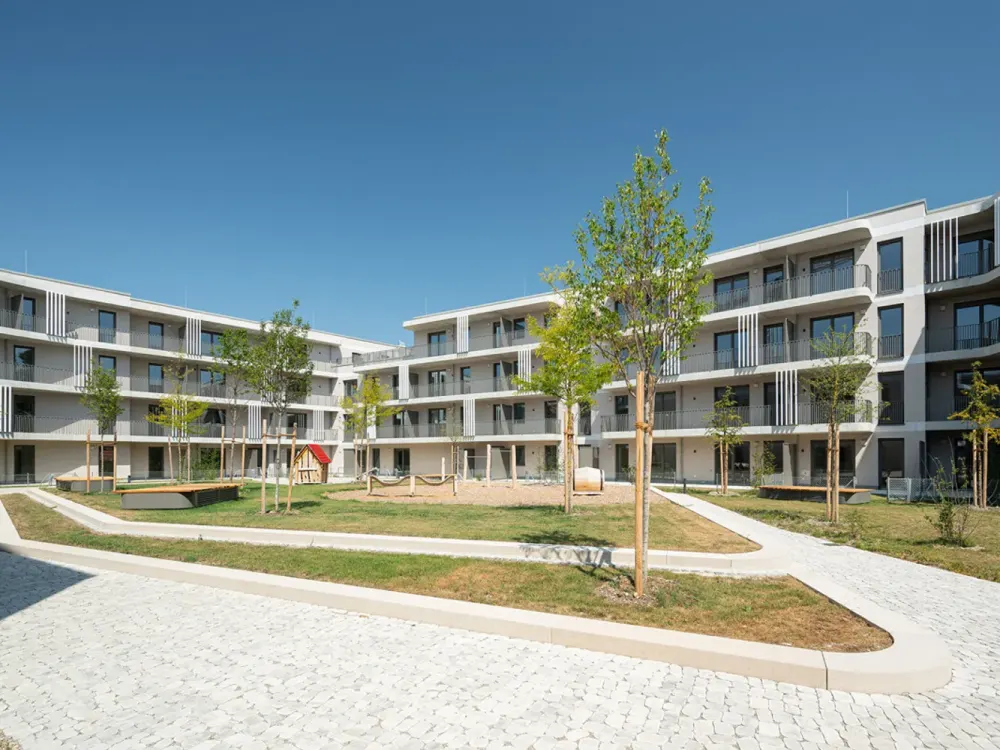 Moderne Neubauwohnung im EG mit Terrasse und weitläufigem Garten
