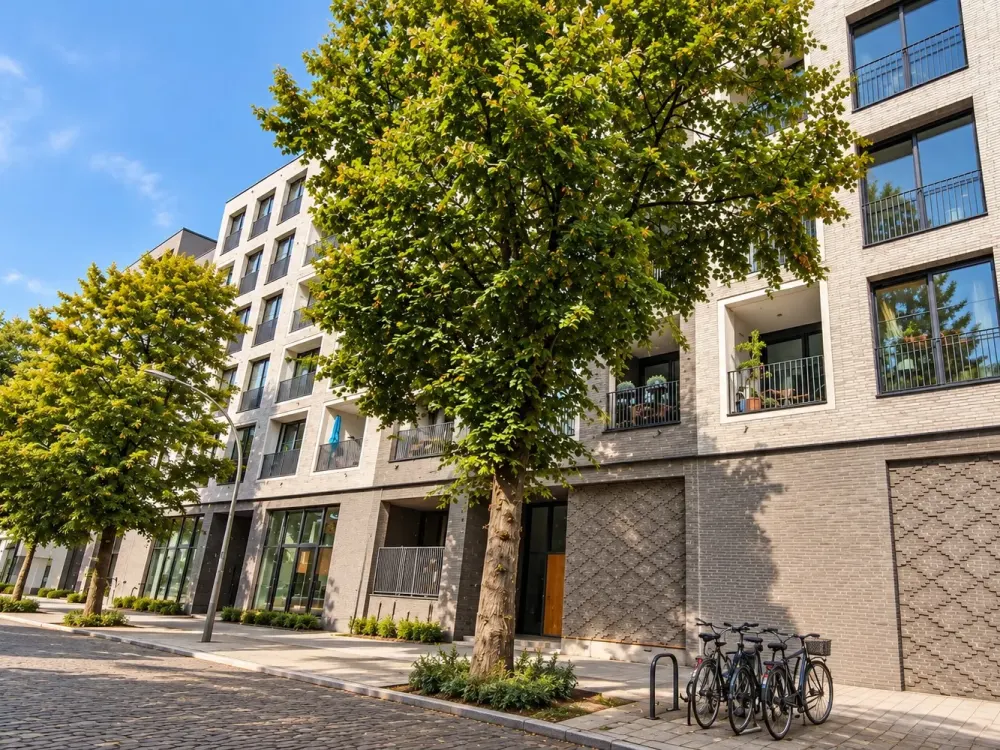 Exklusives Wohnen am Uhlenhorster Kanal, neuwertige 4-Zimmer-Wohnung mit zwei Balkonen