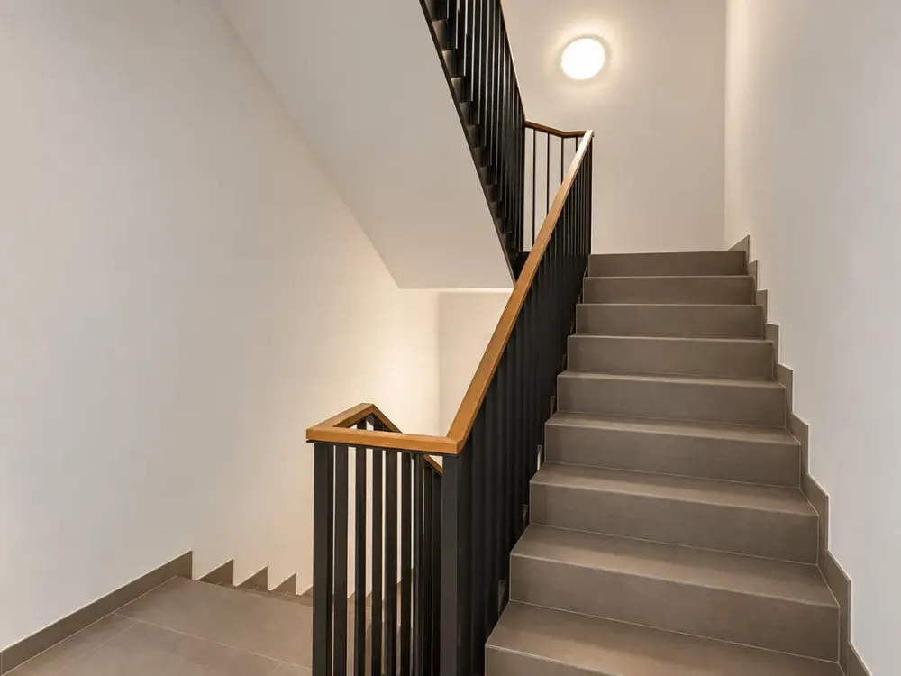 Exklusives Wohnen am Uhlenhorster Kanal, neuwertige 4-Zimmer-Wohnung mit zwei Balkonen