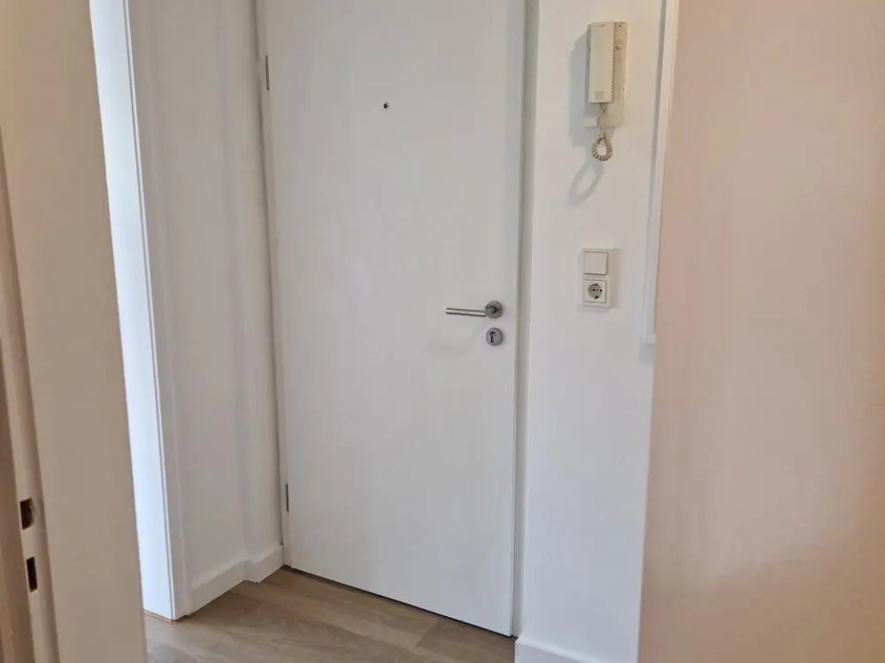 kleines frisch renoviertes Dachgeschoßapartment 1 Zi KDB