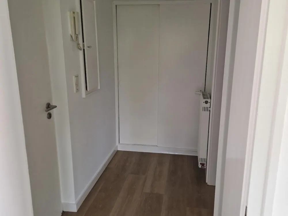 kleines frisch renoviertes Dachgeschoßapartment 1 Zi KDB