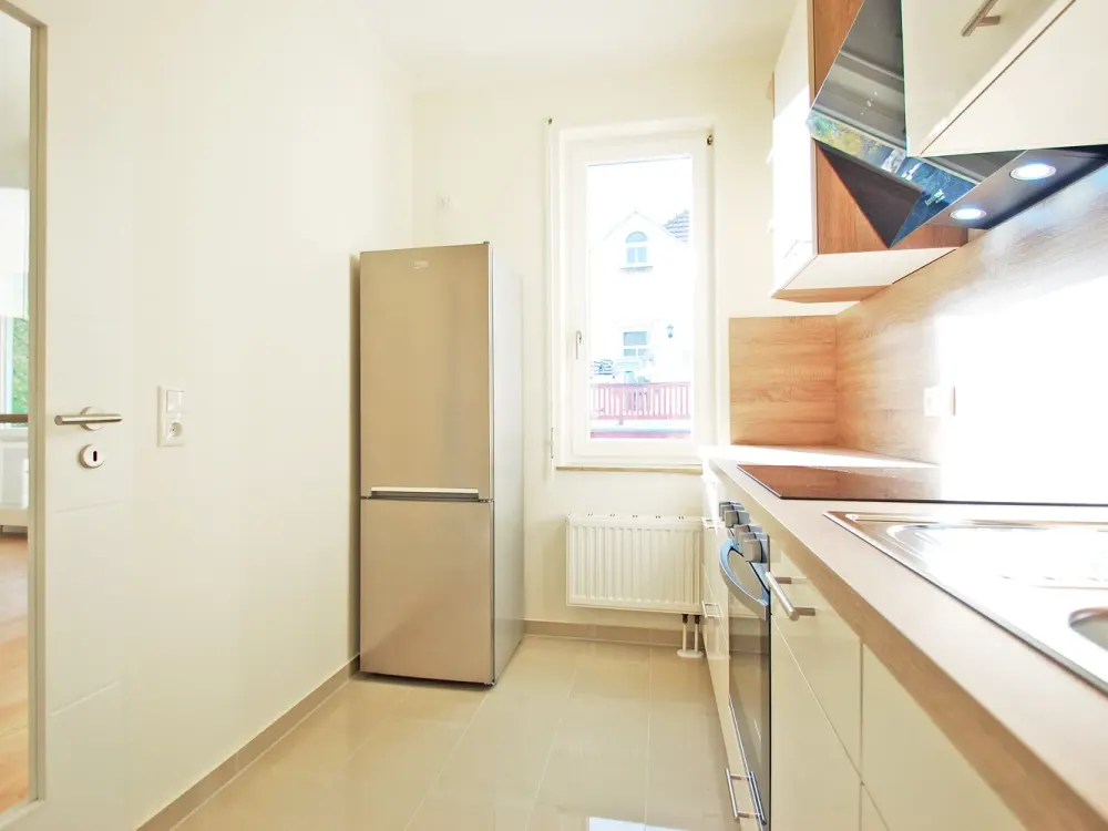 Sanierte 2-RW * 1. OG * EBK * Erker * Badezimmer mit Badewanne * Fahrstuhl * ruhig & zentral * TOP *