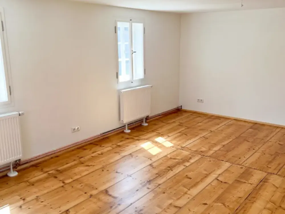 Spacious 3-Room Apartment in the Center of Dippoldiswalde with Garden for Rent!
