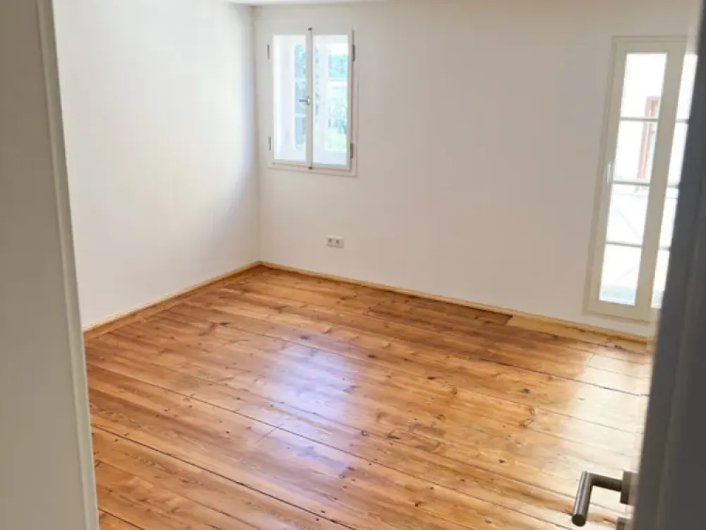 Spacious 3-Room Apartment in the Center of Dippoldiswalde with Garden for Rent!