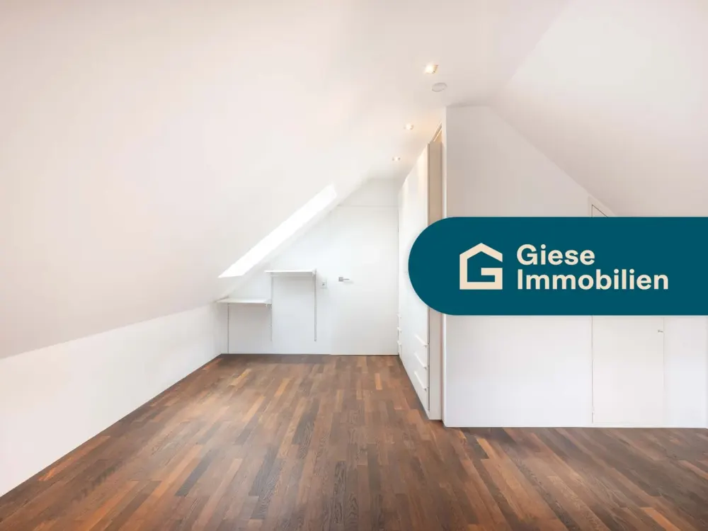 3.5-Room Maisonette Apartment, Near the University of Vaihingen