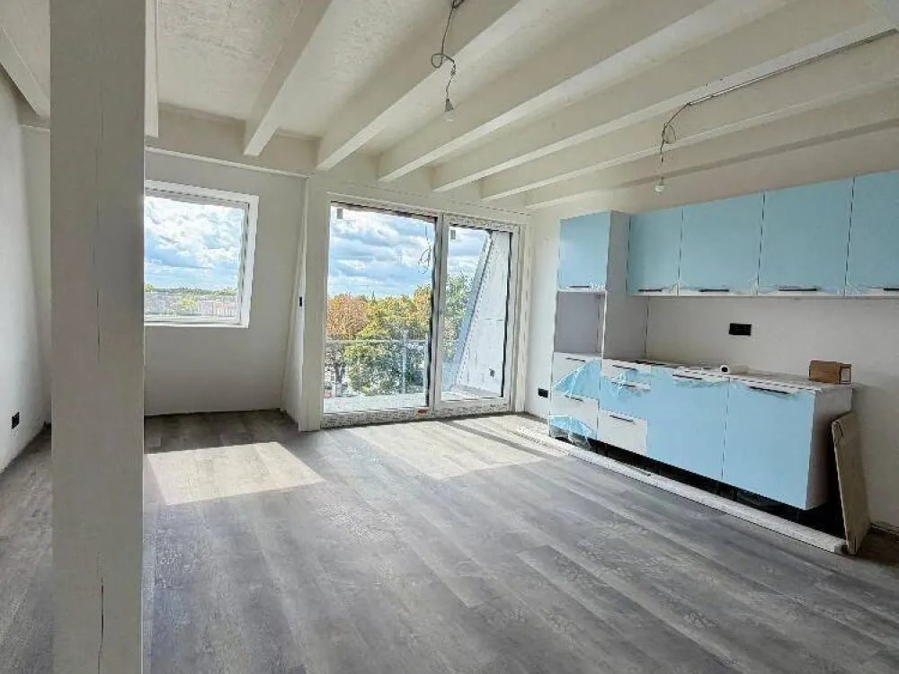 Erstbezug über den Dächern von Neukölln: Lichtdurchflutete Traumwohnung am Britzer Damm