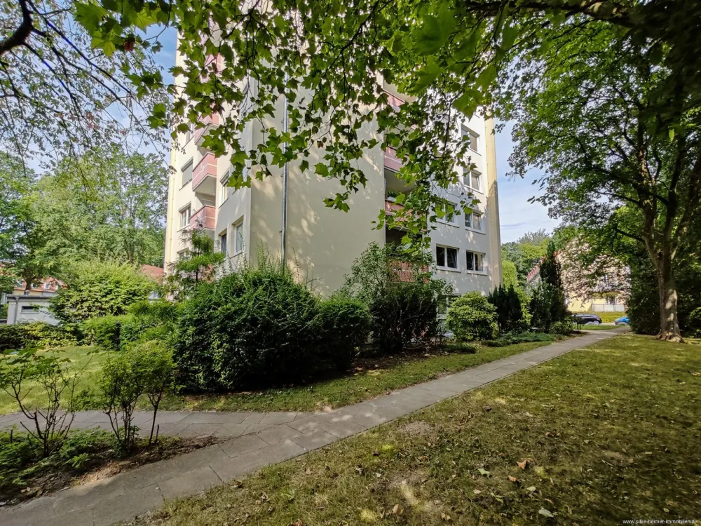 ! KEINE ANRUFE ** Frisch renovierte 2-Zimmer-Wohnung in begehrter Lage - Nähe Bahnhof Lesum **