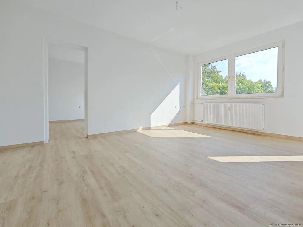 ! KEINE ANRUFE ** Frisch renovierte 2-Zimmer-Wohnung in begehrter Lage - Nähe Bahnhof Lesum **