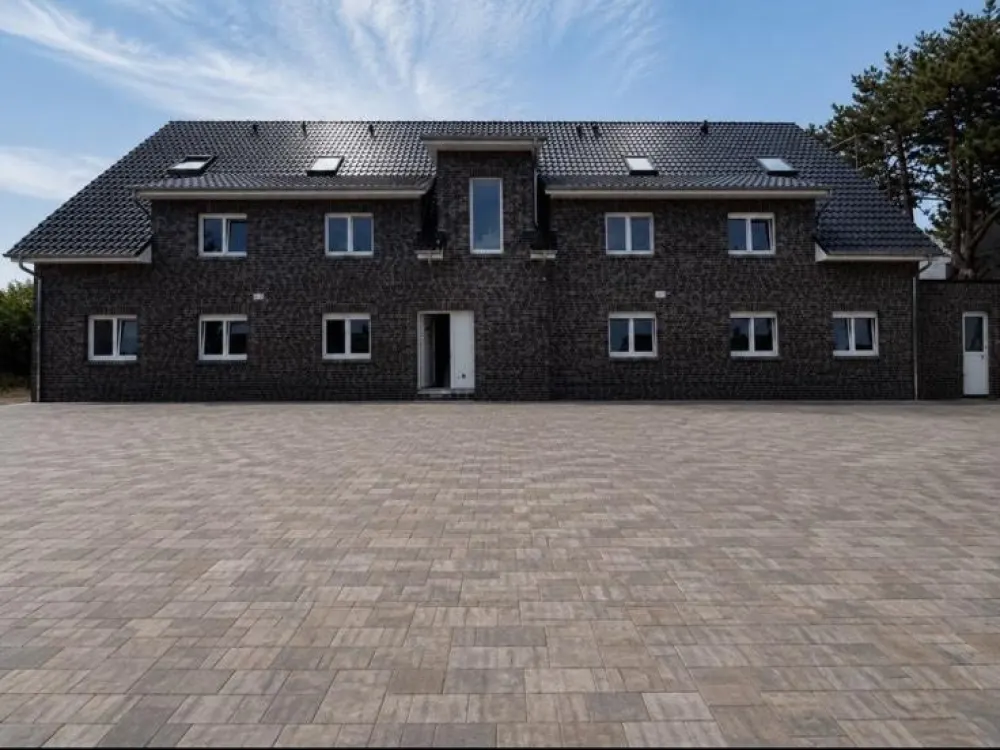 First Occupancy: Modern 3-Room Apartments in New Building