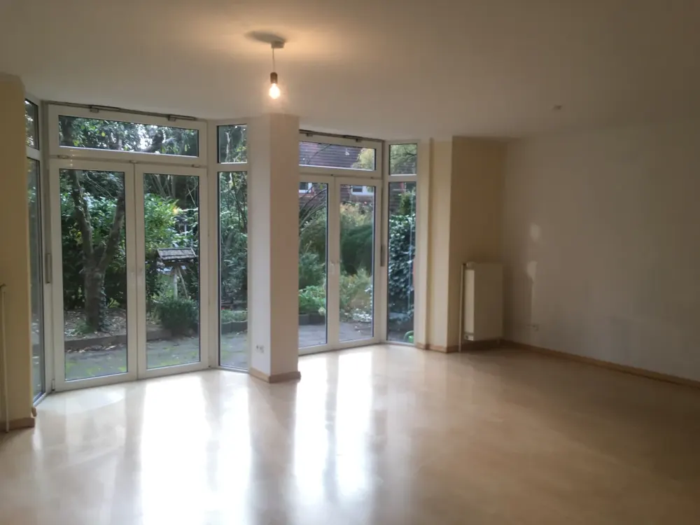 Schöne 3 Zi. Wohnung im Grünen mit zwei Terrassen und EBK