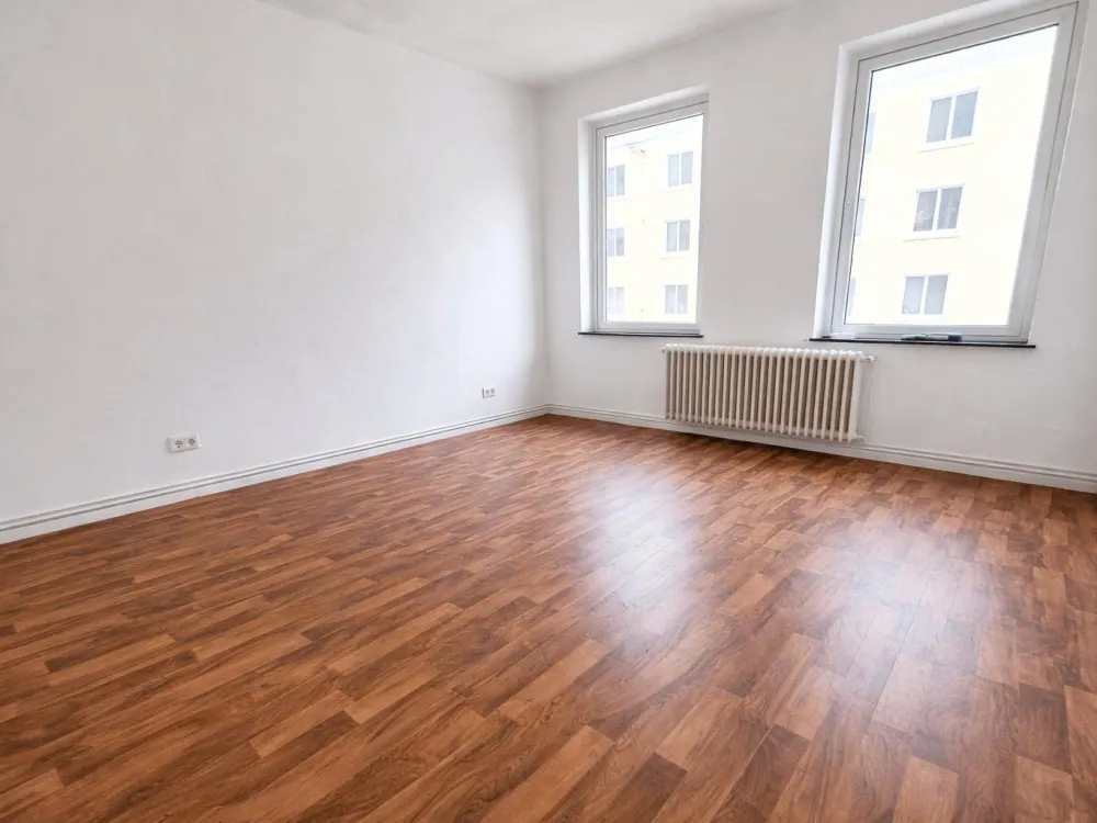 Helle 2-Zimmer-Etagenwohnung mit Loggia