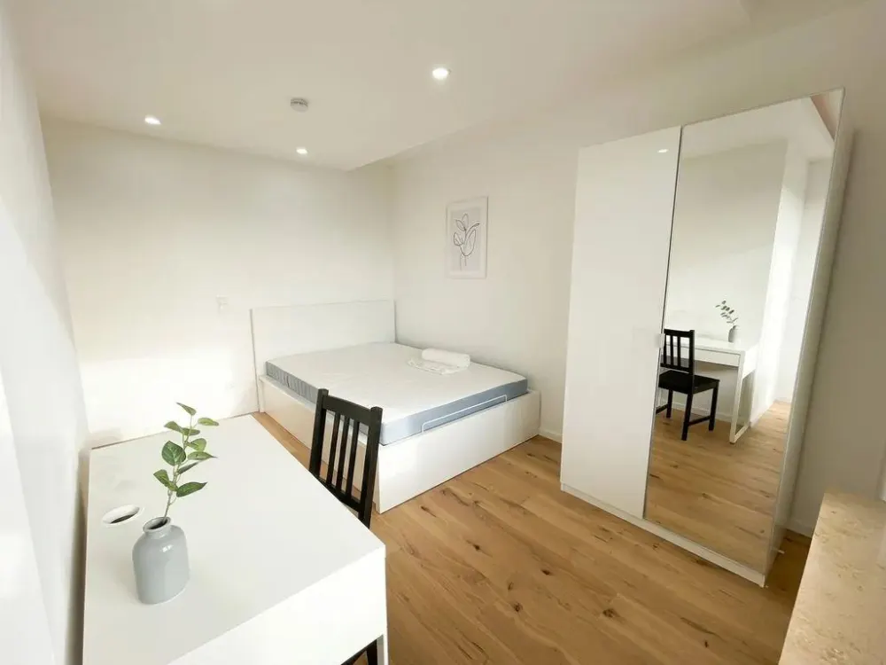 Modern stylisches 15 m² WG-Zimmer in 4er-WG, Erlangen