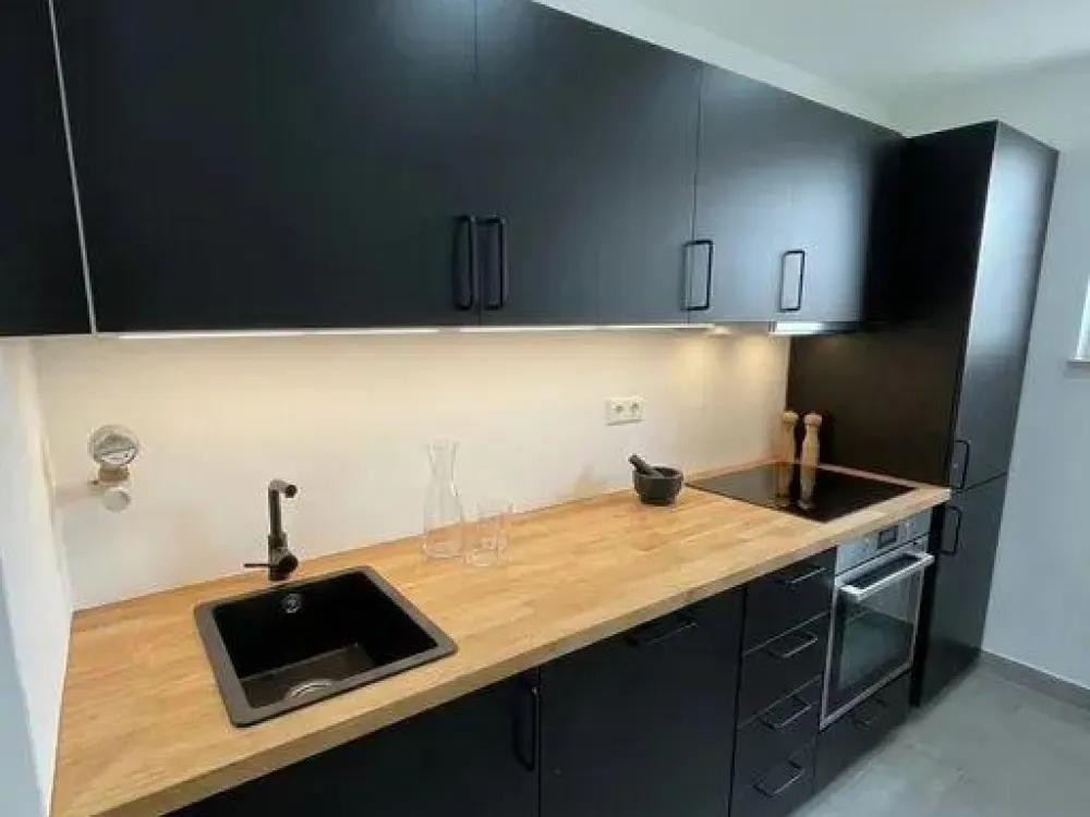 Modern stylisches 15 m² WG-Zimmer in 4er-WG, Erlangen