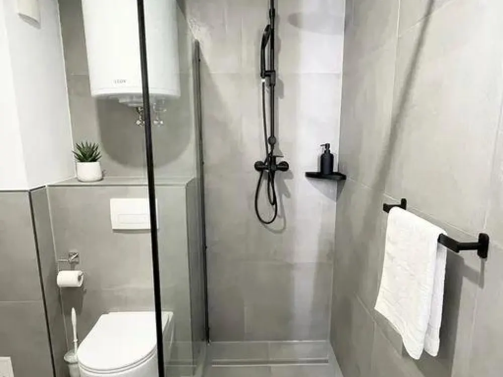 Modern stylisches 15 m² WG-Zimmer in 4er-WG, Erlangen
