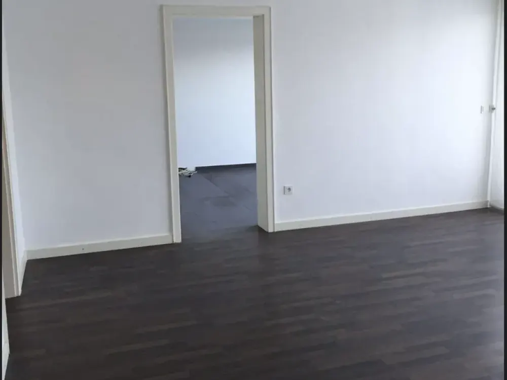 ! Provisionsfrei! Schöne, geräumige 2-Zimmer Wohnung mit Terrasse in Rheinnähe