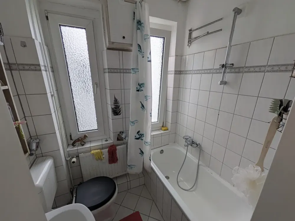 3-Zimmer-Wohnung DG, privater Wald und direkter Zugang zur Bille, mit Balkon in Hamburg-Bergedorf