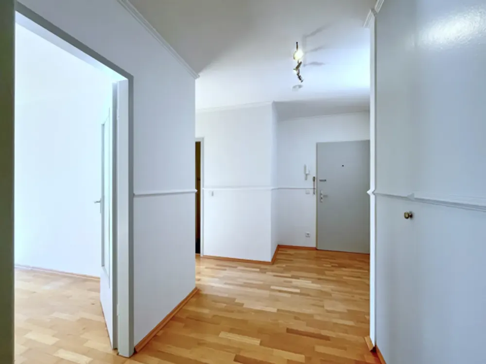 Stilvoll wohnen im Grünen! Großzügige 2-Zimmer-Erdgeschosswohnung in exklusiver Parkanlage