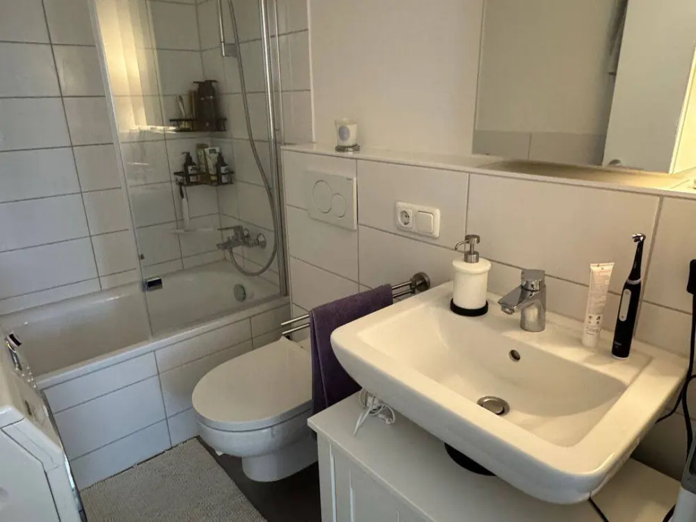 Fully furnished 2 bedroom apartment with garage