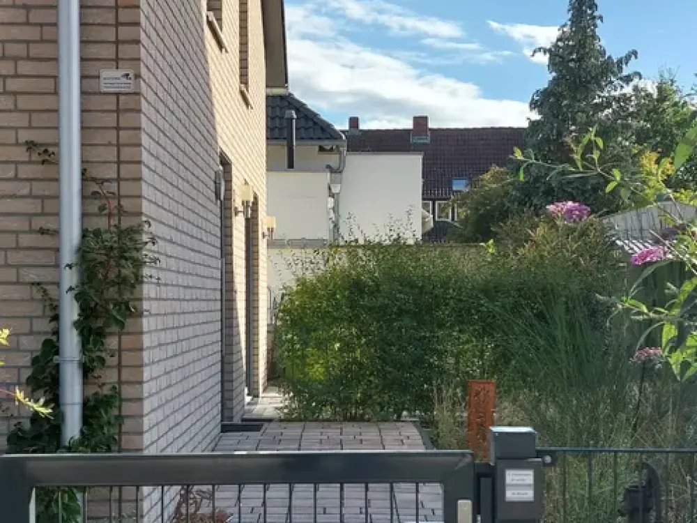Hannover-Burg: Hochwertige 2-Zimmer-Whg. am Botanischen Garten für Einzelperson (ab 15.01./01.02.27)