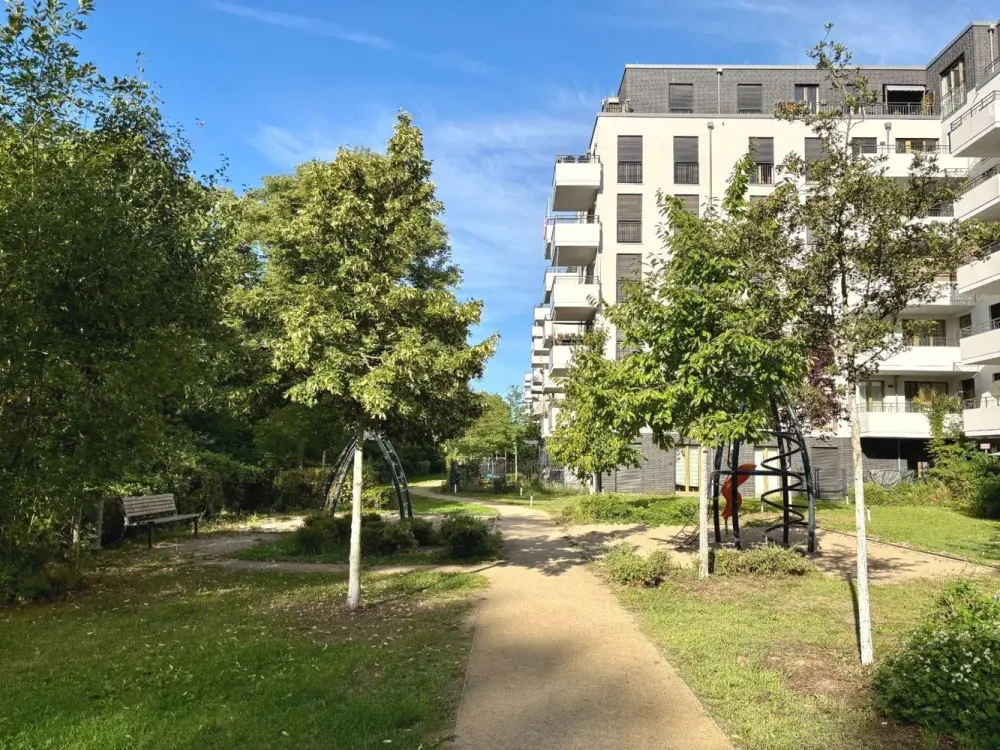 Neubau-Apartment in Neukölln mit Süd-Balkon sucht neue Mieter