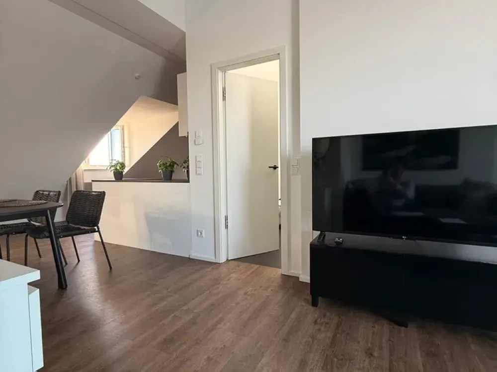Vollmöblierte 2-Zimmer Wohnung mit schöner Dachterrasse
