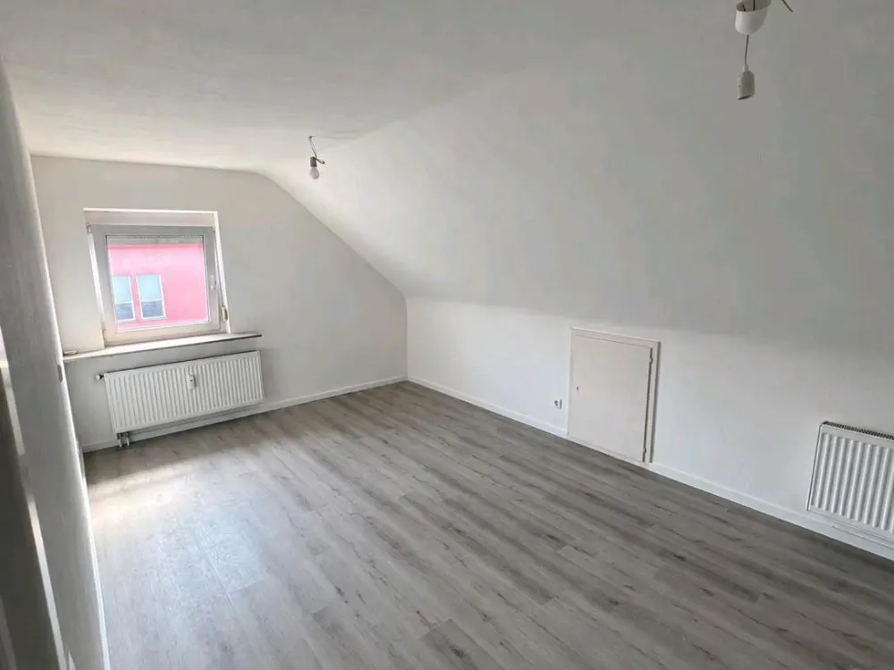4-Zimmer DG Wohnung in Sindelfingen zu vermieten