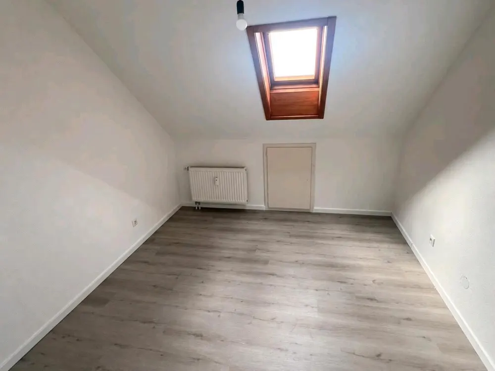 4-Zimmer DG Wohnung in Sindelfingen zu vermieten