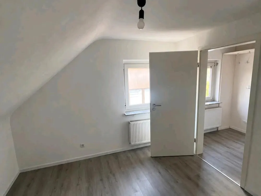 4-Zimmer DG Wohnung in Sindelfingen zu vermieten
