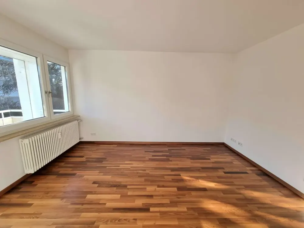 Wunderschöne und helle 3-Zi.-Wohnung mit Balkon