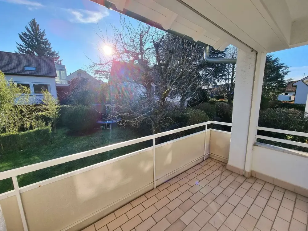Wunderschöne und helle 3-Zi.-Wohnung mit Balkon