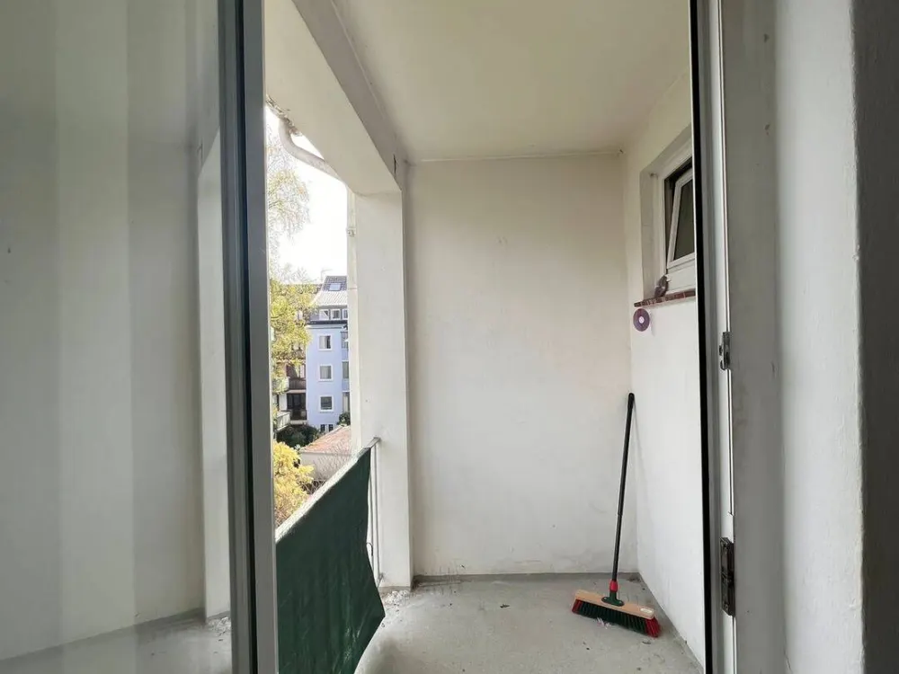 1-Zimmer Wohnung mit Loggia in zentraler Lage