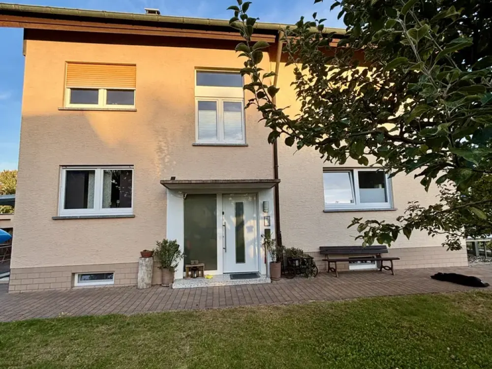 Tolle 2-Zimmer-Wohnung mit 97 m² in Top-Lage von Ötigheim, Balkon, Garten, Garage & Stellplatz