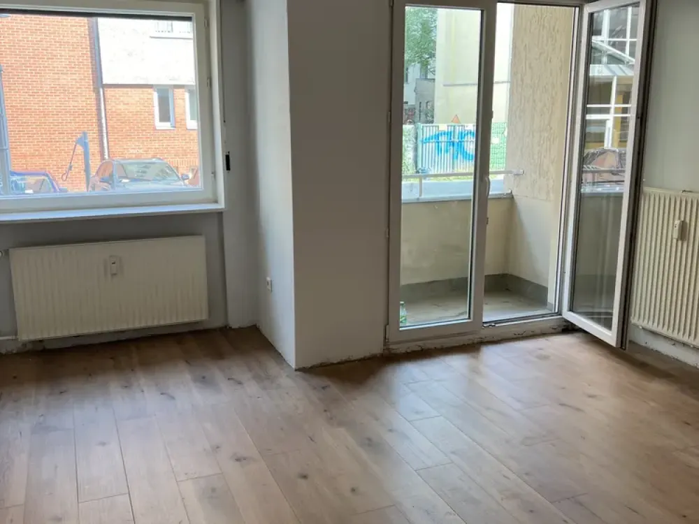 Stilvolle, gepflegte 1-Zimmer-Hochparterre-Wohnung mit Einbauküche in Berlin Wedding