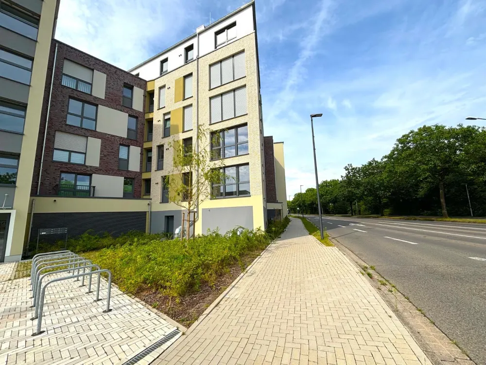 Neubau aus 2024 - zentral am Rathaus - Shopping-Plaza/Kino