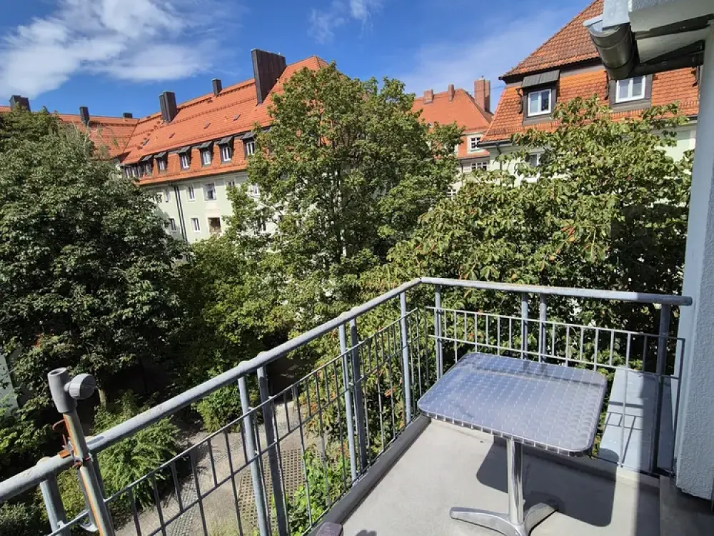 +++ Schöne, helle und ruhige 2- Zi. Wohnung mit 2 Balkonen, möbliert +++