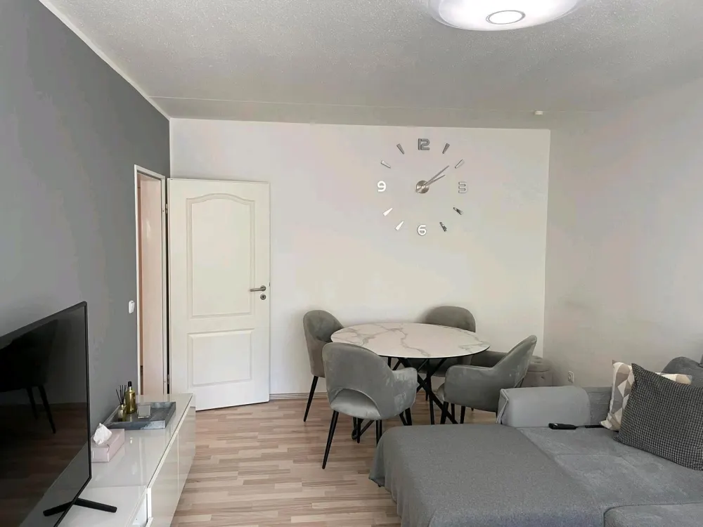 4-Zimmer Wohnung zu vermieten in n Norf Derikum