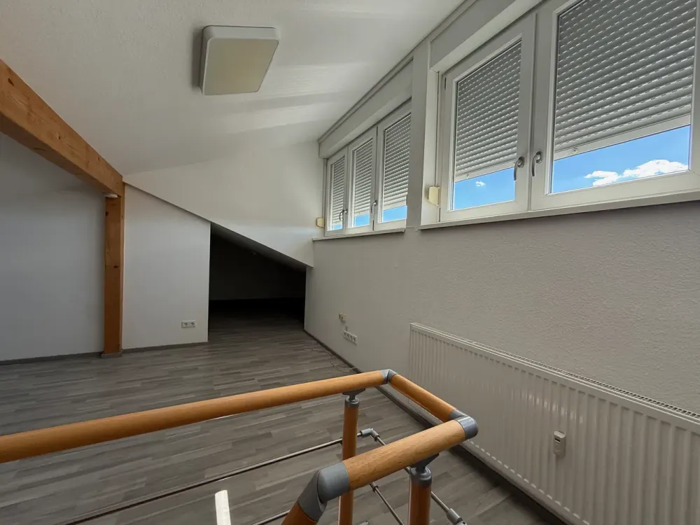 Bright energy-efficient 117 m² maisonette with air conditioning (from 2027), gallery and south-facing terrace