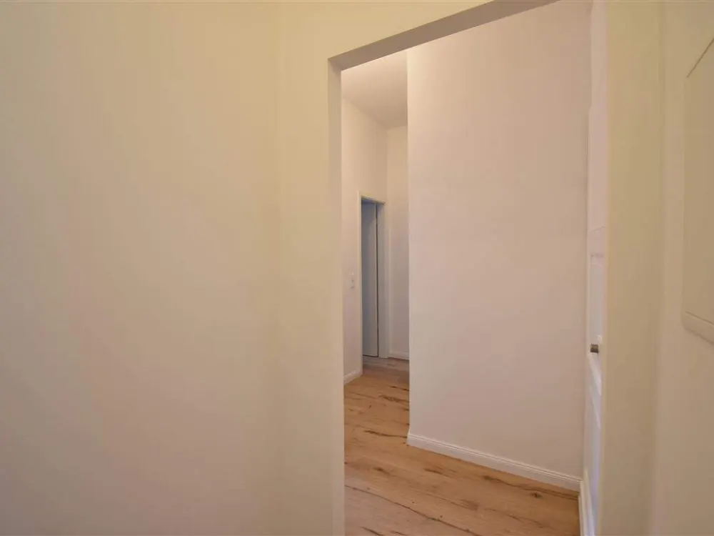 Rheinlage! Sanierte 2-Zi-Whg mit Balkon & Altbaucharme