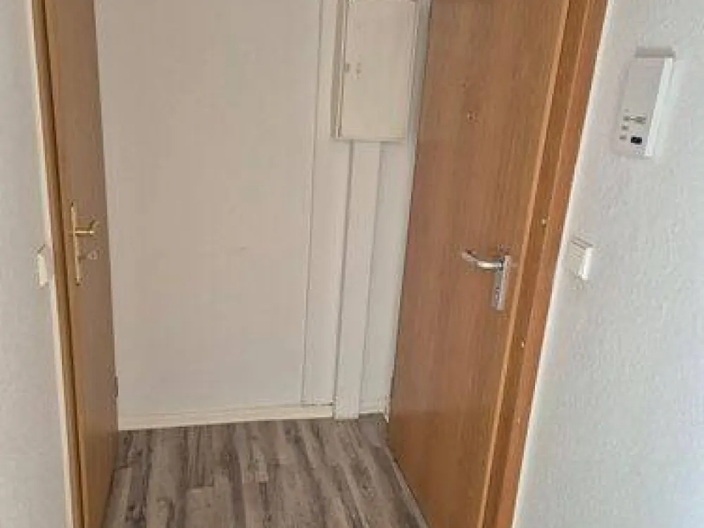Freie 1Raumwohnung im 2. Obergeschoss mit EBK