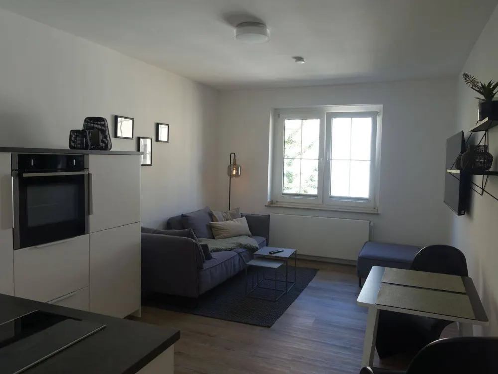 Stilvolles Ambiente, Zentrale Lage: Ihr neues Zuhause in einer luxuriös sanierten Wohnung