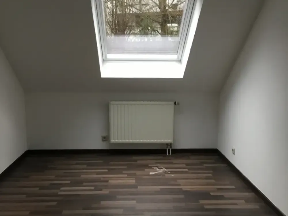 Tolle 4 Zimmer Dachgeschosswohnung in ruhiger Lage