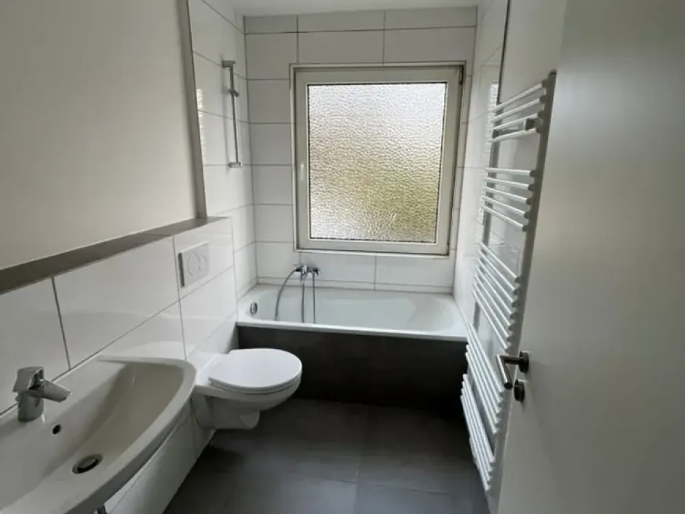 3-Zimmer-Wohnung mit Balkon und Garage in Köln-Am Bilderstöckchen
