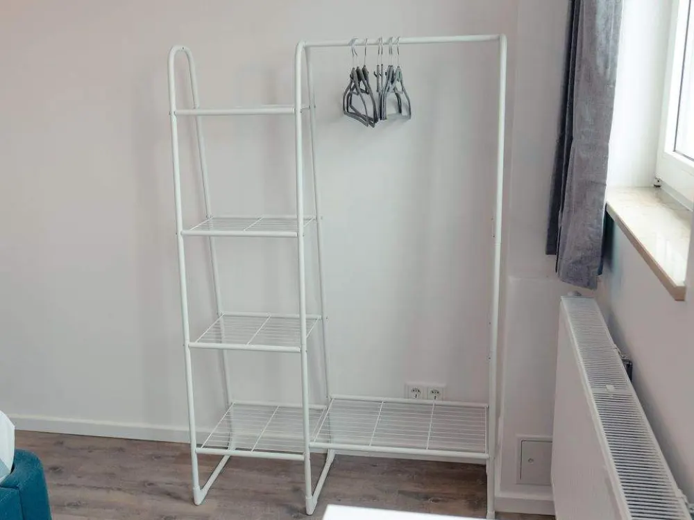 Neu saniertes, möbliertes WG-Zimmer in Top-Lage
