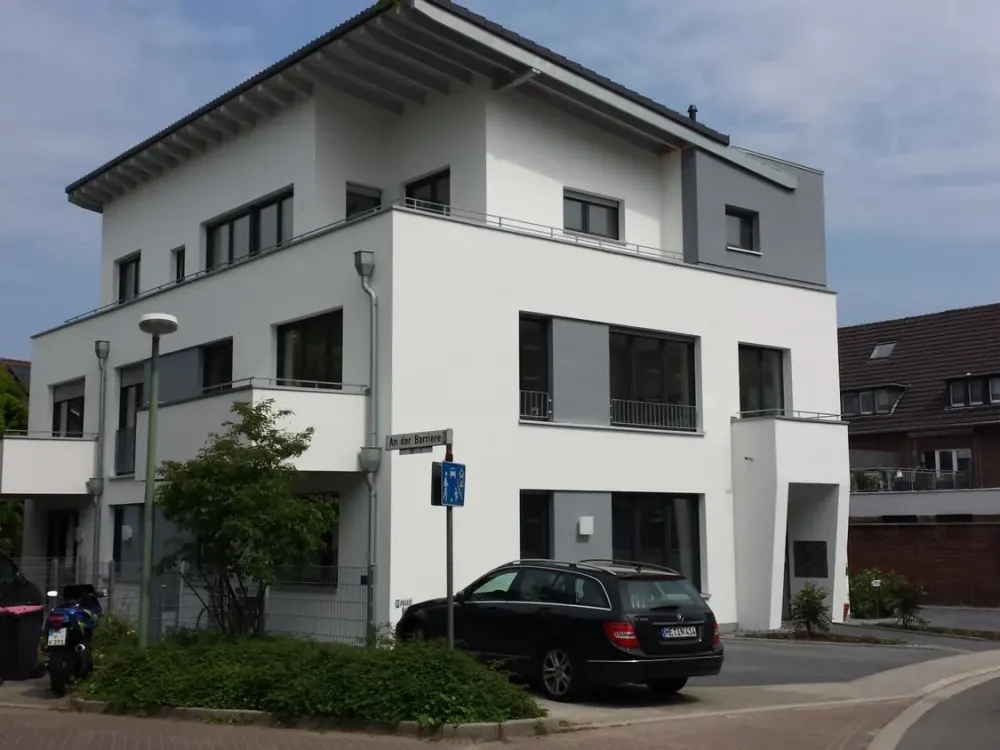 PROVISIONSFREI | Vom Eigenheim ins exklusive Penthouse mit Direktaufzug | Hausarztpraxis im EG