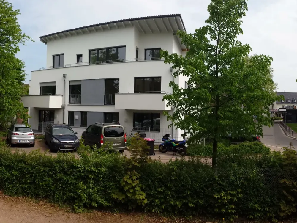 PROVISIONSFREI | Vom Eigenheim ins exklusive Penthouse mit Direktaufzug | Hausarztpraxis im EG