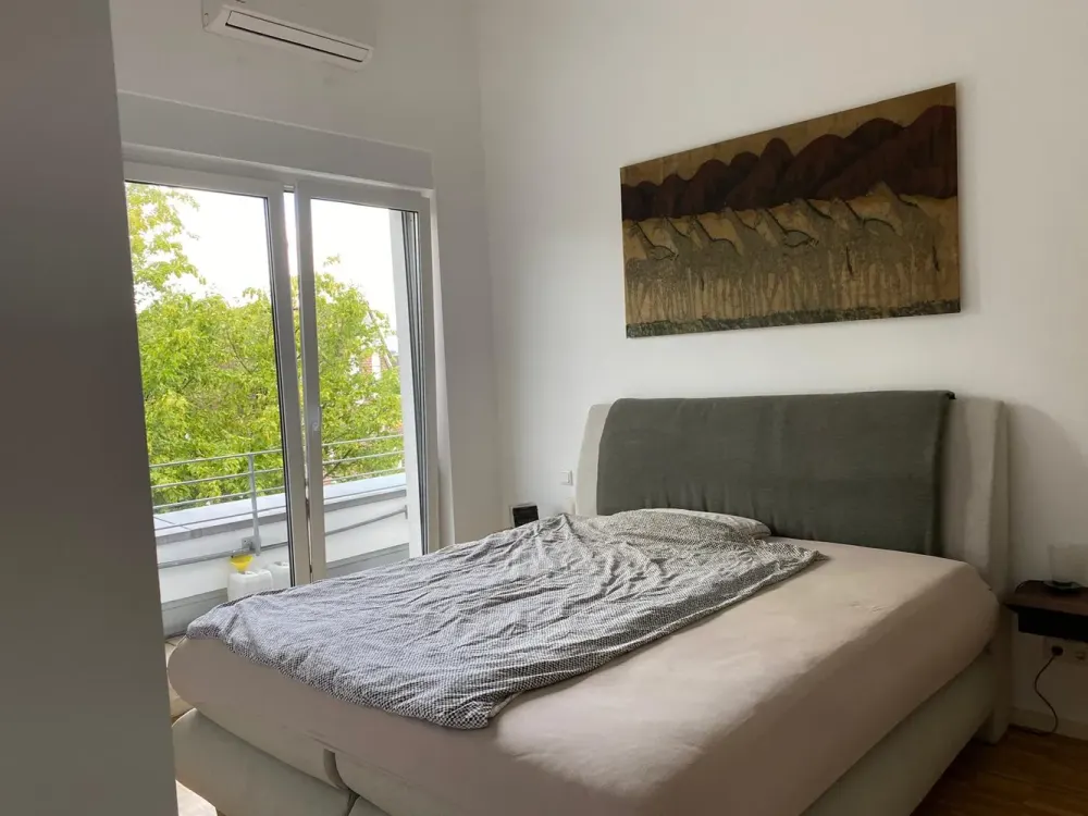 PROVISIONSFREI | Vom Eigenheim ins exklusive Penthouse mit Direktaufzug | Hausarztpraxis im EG
